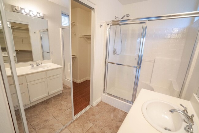 Building Photo - Stevenson Ranch 3 Bedroom Home for Rent!