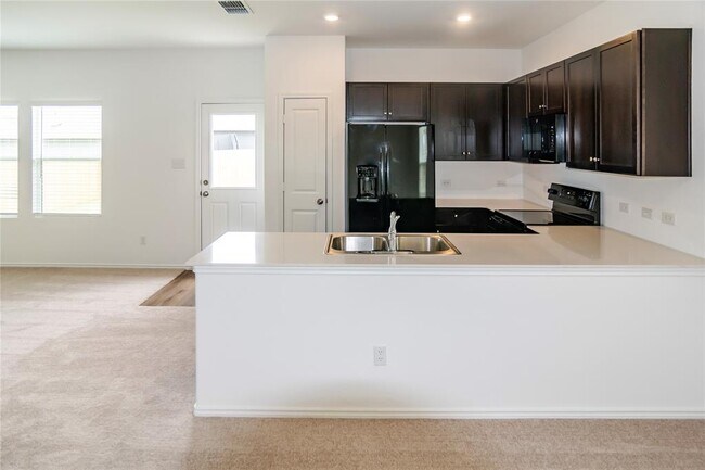 Building Photo - 112 Dollars Dr