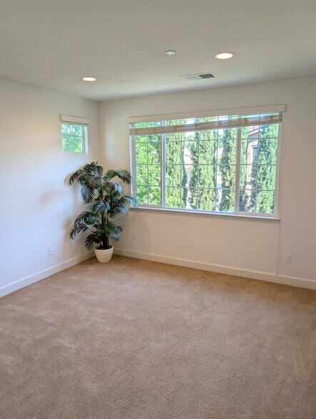 Main Bedroom - 15925 Piazza Way