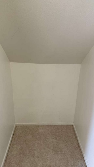 Building Photo - 44133 Beech Ave