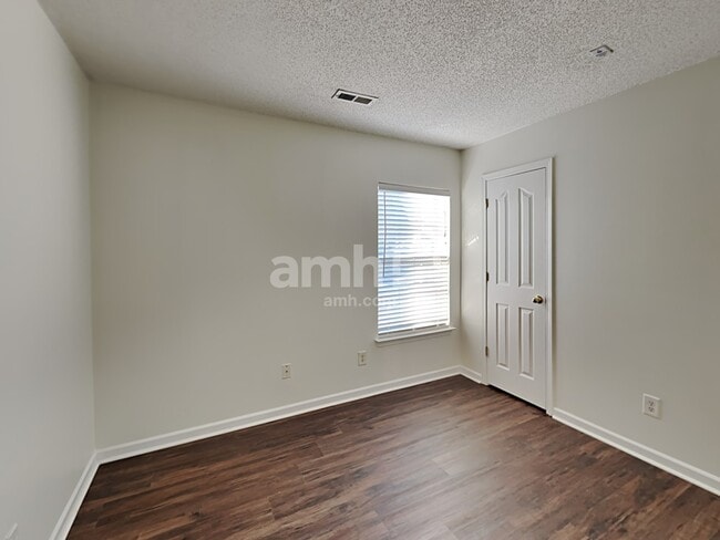 Building Photo - 7739 Sullivans Trace Dr