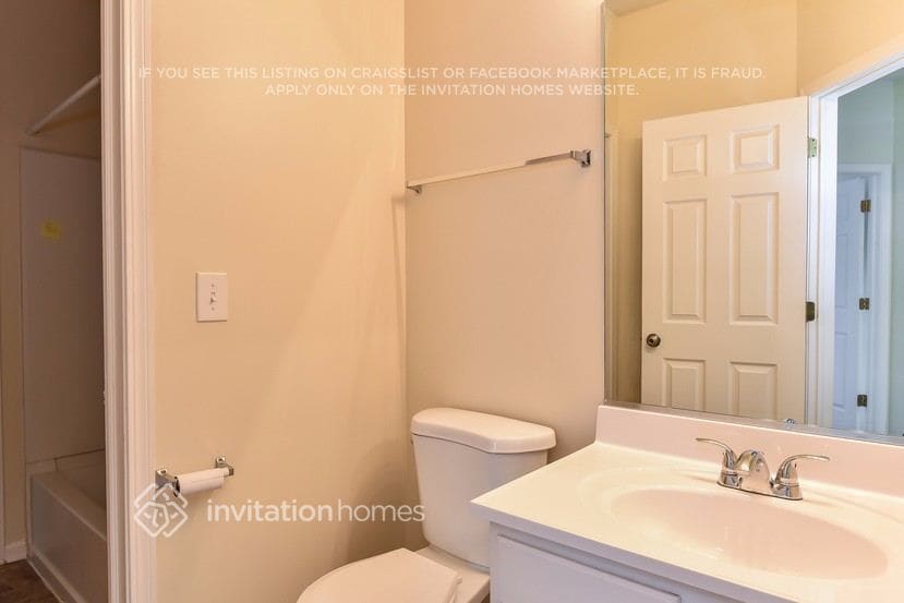 Building Photo - 631 Edward Dr