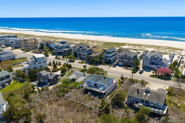 Building Photo - 898 Dune Rd