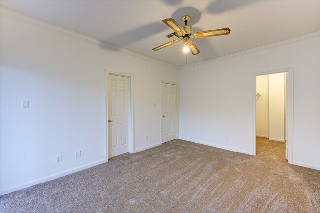Building Photo - 2524 Nantucket Dr