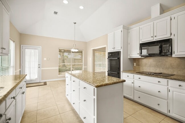 Building Photo - 1438 Crescent Green Dr