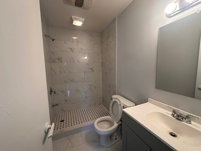 Building Photo - 4024 Zinfandel Way