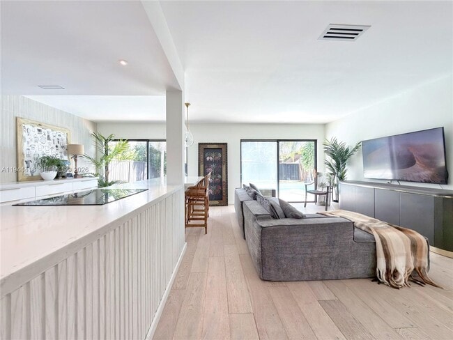 Building Photo - 760 Windtree Way