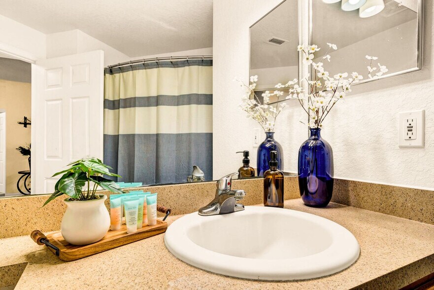 Building Photo - 9763 Magnolia Blossom Dr