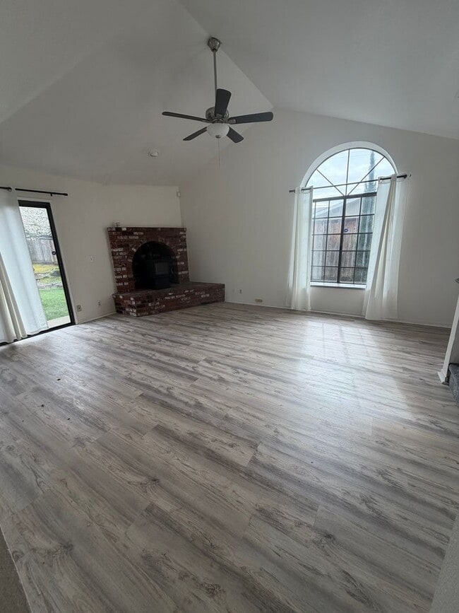 Building Photo - 3 Bedroom Home in Cameron Park