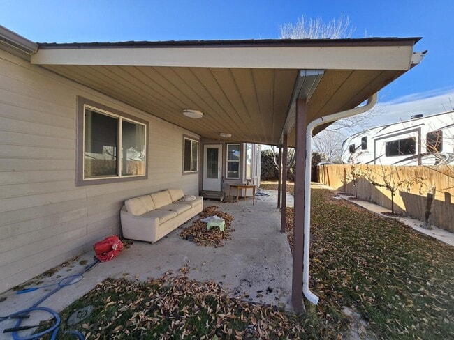 Building Photo - 3156 Arrowhead Dr