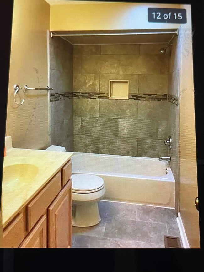 Building Photo - 140 Mayflower Pl