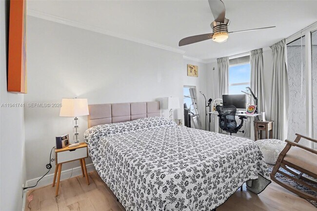 Building Photo - 300 Three Islands Boulevard