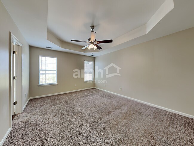 Building Photo - 614 Fairgreen Trl