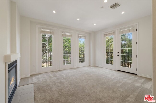 Building Photo - 7101 Playa Vista Dr