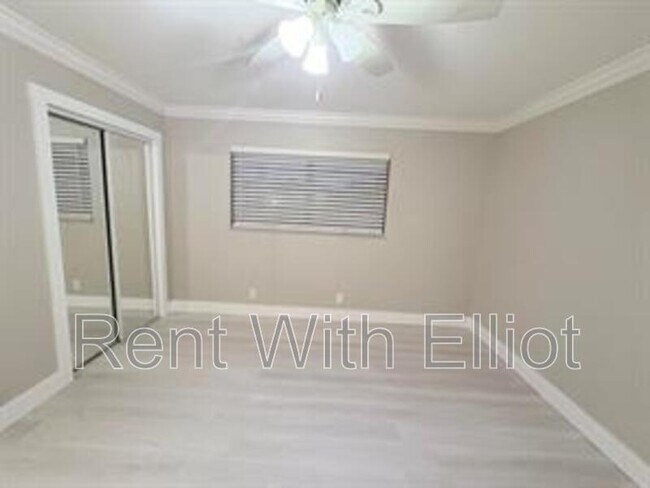 Building Photo - 1520 N 25th Ave