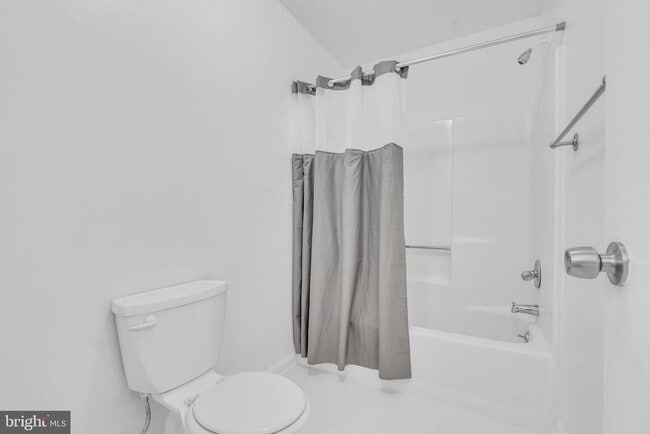 Building Photo - 135A Birchfield Ct
