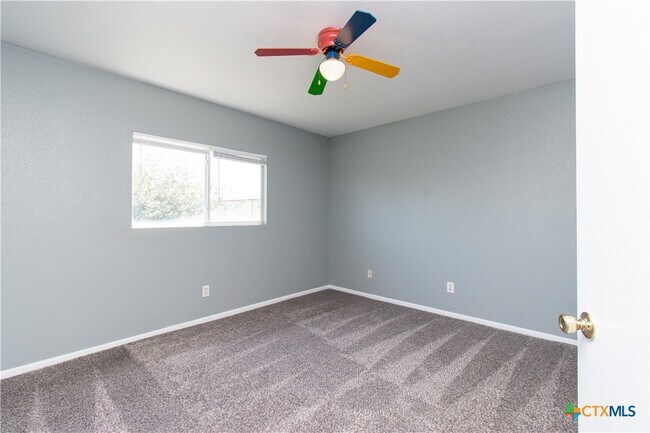 Building Photo - 3808 Sunflower Dr