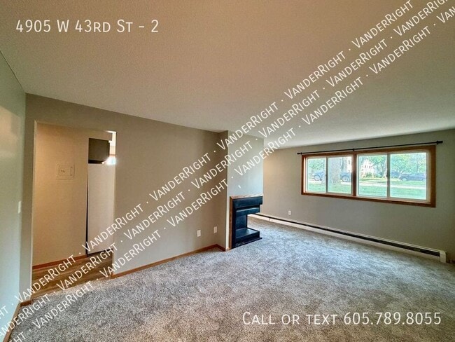 Building Photo - 4905 W 43rd St