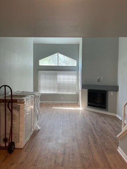 Living room and fireplace - 5525 Canoga Ave