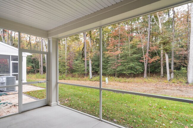 Building Photo - 32066 White Tail Dr