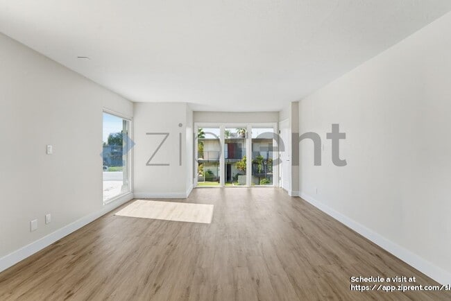 Building Photo - 4142 E Calle Redonda