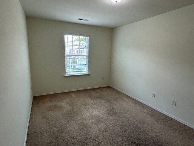 Building Photo - 3 Bedroom | 2.5 Bath Home in Raleigh - Fen...
