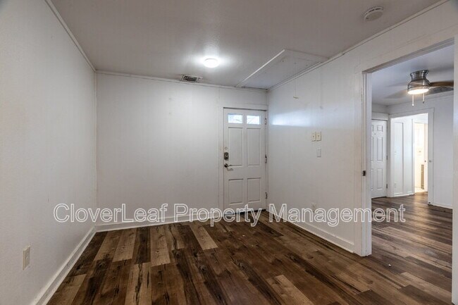 Building Photo - 105 Dewitt St