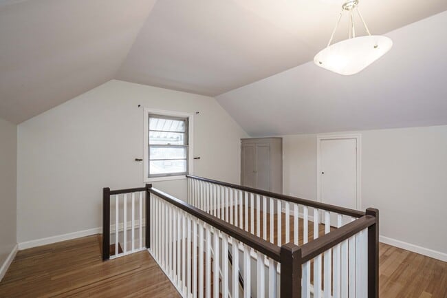 Building Photo - PET FRIENDLY Super Cute Craftsman Home 3 bedroom 1 Bath with Basement
