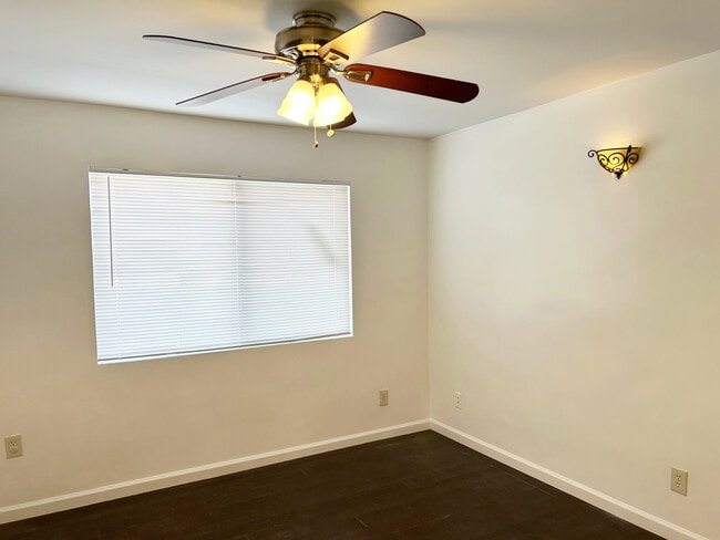 Building Photo - 54865 Avenida Vallejo