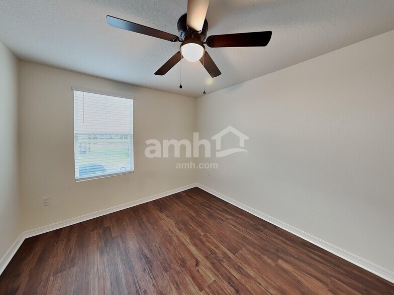 Building Photo - 12241 High Rock Way