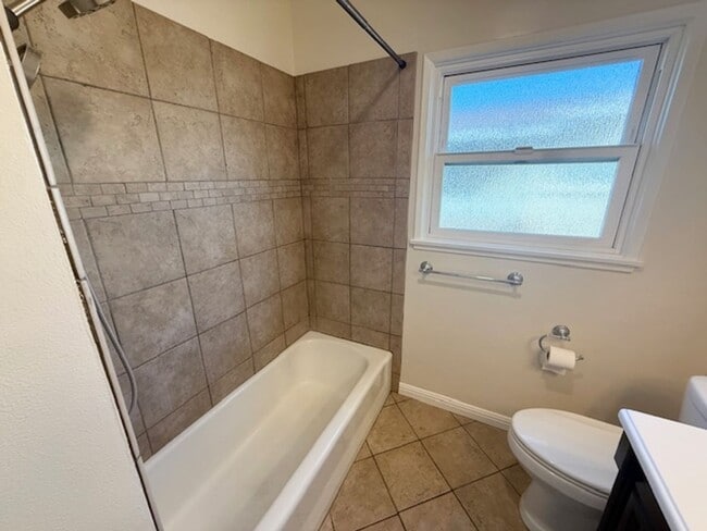 Building Photo - WONDERFUL LAKEWOOD HOME-NEW ON MARKET!!