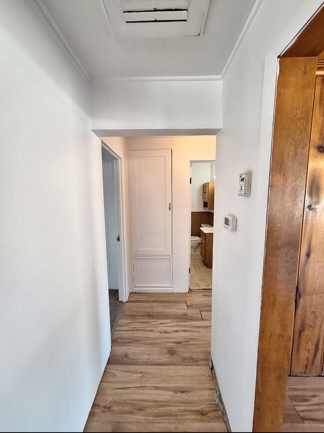 Building Photo - Spacious 5-Bedroom Home in Quiet Delta Nei...