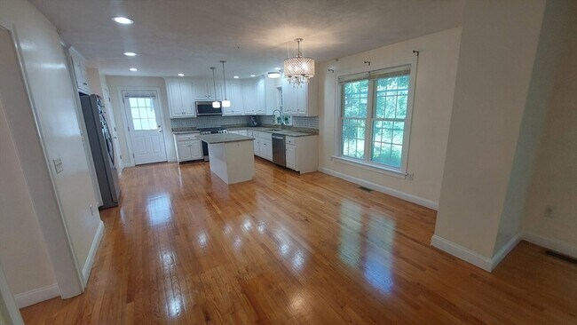 Building Photo - 339 Poplar St
