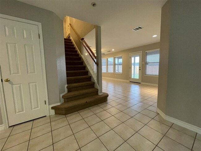 Building Photo - 14828 Single Trce
