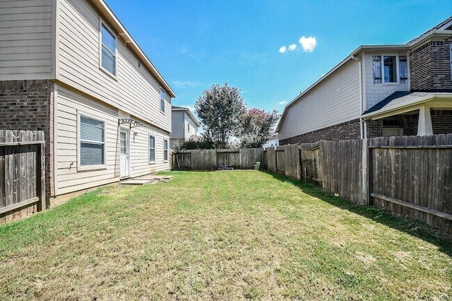Building Photo - 402 New Hope Ln