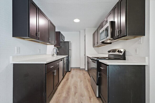 Building Photo - 6619 S Zunis Ave