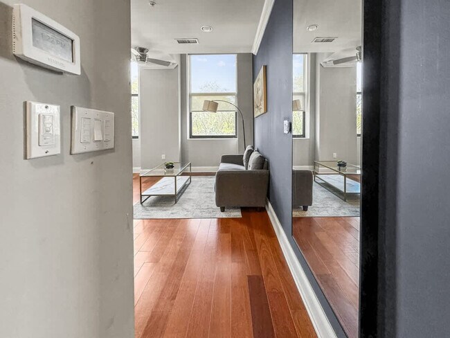 Building Photo - 1421 N 5th St