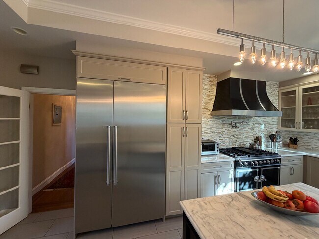 Building Photo - Elegant St. Francis Wood Residence - Available Furnished or Unfurnished