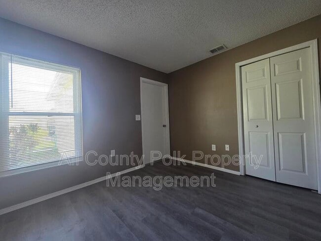 Building Photo - 1410 Bramblewood Dr