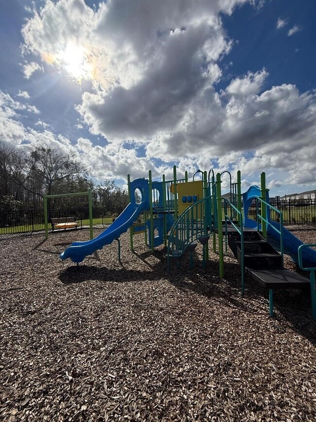 Building Photo - 2976 Skyline Lp