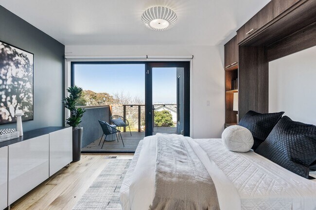 Building Photo - Designer Home w/Panoramic Views on Laidley...