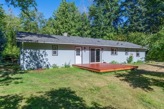 Building Photo - BEAUTIFUL UPDATED RAMBLER WITH LARGE GARGE