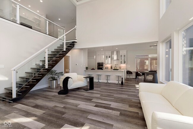 Building Photo - 429 W 86th St