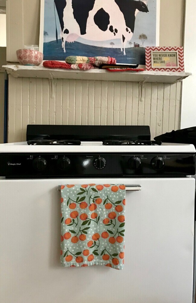 Building Photo - 359 Windsor St