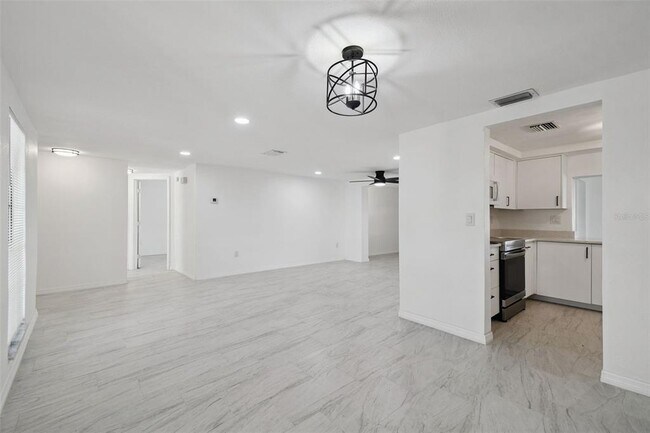 Building Photo - 3513 Landale Dr