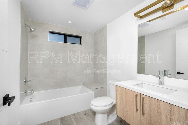 Building Photo - 5923 Laurel Canyon Blvd