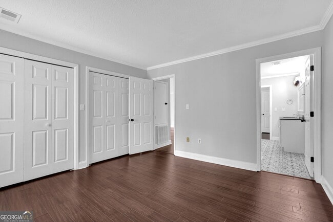 Building Photo - 1104 Pine Heights Dr NE