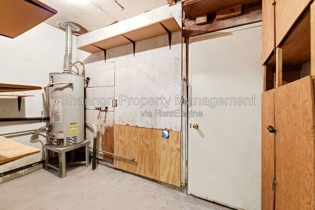 Building Photo - 8406 Highcrest Dr