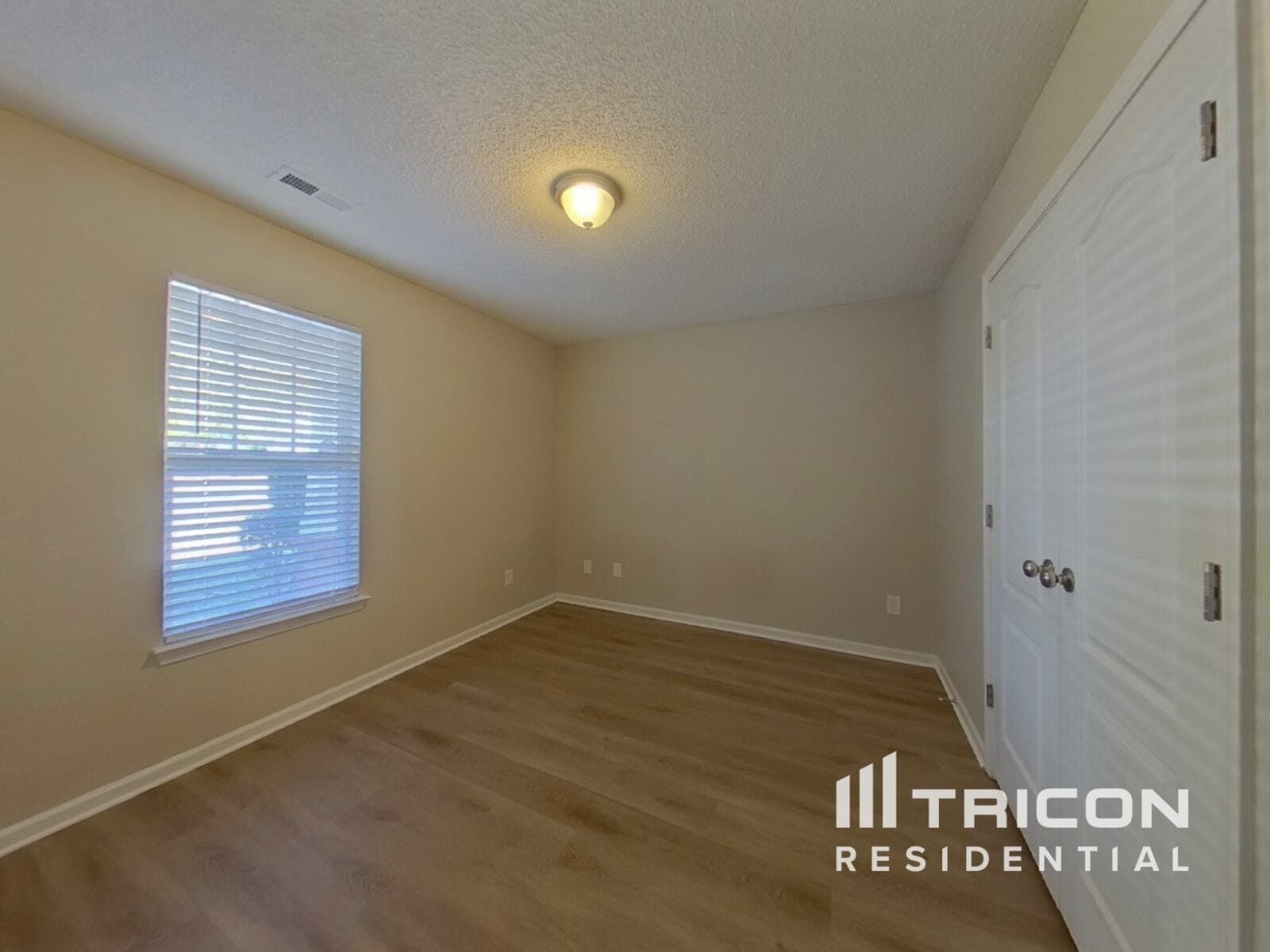 Building Photo - 2113 Sebastiani Dr