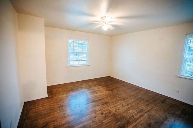 Building Photo - Spacious 4-bedroom, 2-bath single-family home located in a desirable Eureka neighborhood near Hen...